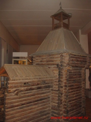 Макет башни и части стены Тверского Кремля